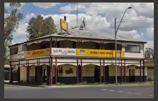 Wobbly Boot Hotel