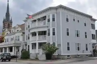 Building at 418–420 Notre Dame Ave.