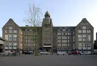 Lloyd Hotel