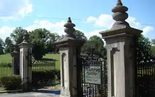 Frankfort Cemetery and Chapel