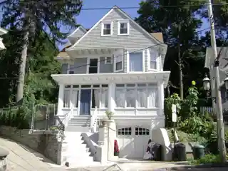 Halcyon Place Historic District