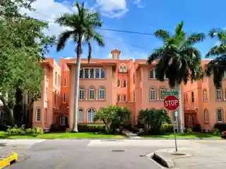 Frances-Carlton Apartments