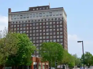 LeClaire Hotel