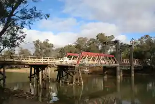 Murray River road bridge, Swan Hill