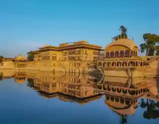 Deeg Palace