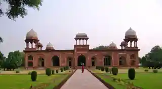 Tomb of Mariam-uz-Zamani Begum