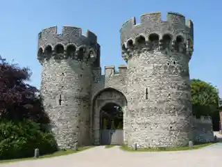 Cooling Castle
