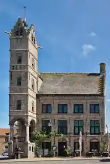 Old Town Hall, Lo