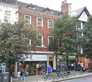 Bromley House Library