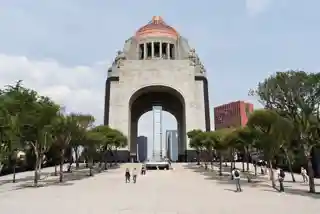 Monument to the Revolution