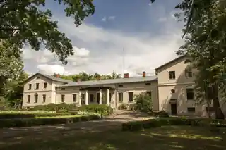 Vestiena Manor