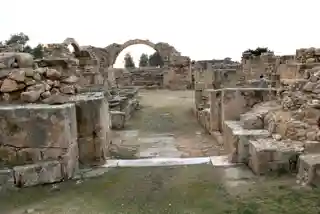 Saranta Kolones