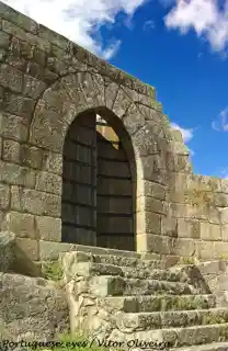 Castle of Avô