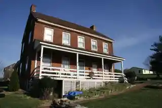 Shoemaker, Henry, Farmhouse