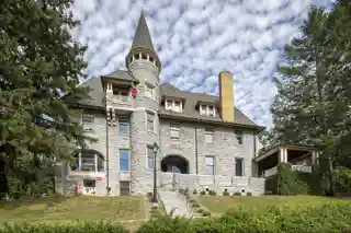Deke House