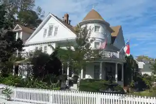 Theodore S. Meekins House