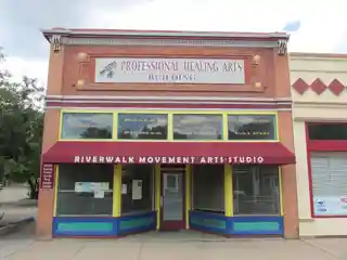 Building at 1214 Bridge