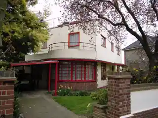 10 Dorchester Drive