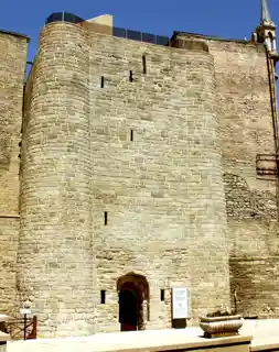 Quadrangular tower
