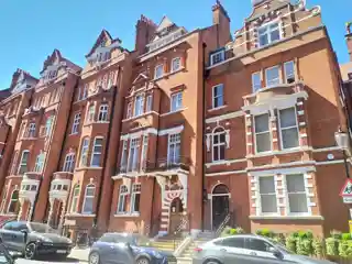 Draycott Hotel