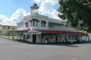 Grand Hotel, Mount Morgan