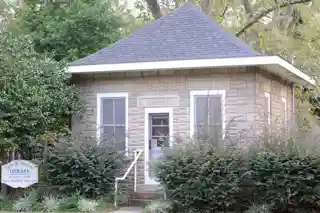Poulan Library