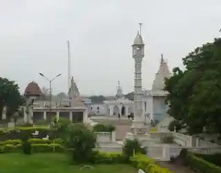 Andeshwar Parshwanath Tirtha