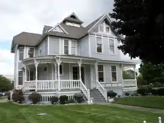 Morris A. Knight House