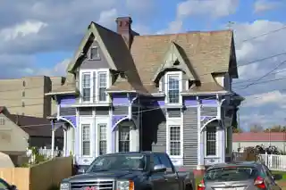 House at 10th and Avery Streets