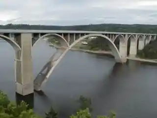 Podolský Bridge