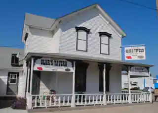 Glur's Tavern