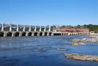 Rivière des Prairies generating station