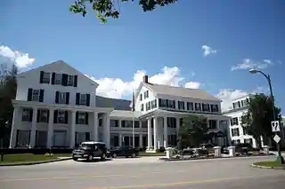 Equinox House Historic District