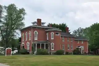 Candlelight Lodge B & B, East Main Street Historic District