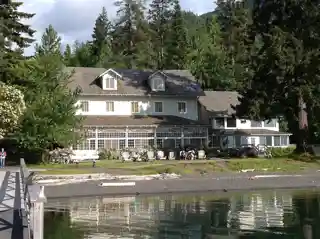 Singer's Lake Crescent Tavern