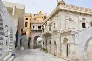 Sadh Belo Island Temple