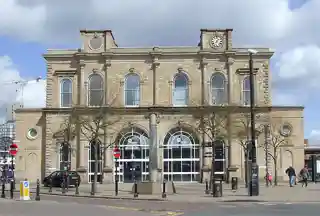 Queen's Building