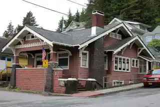Walker-Broderick House