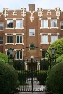 Building at 548–606 Michigan Avenue